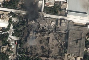 卫星图像：哈梅内伊官邸内多栋建筑遭严重损毁