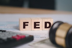 美联储会议纪要凸显央行分歧 大多数官员认为适宜进一步降息