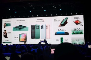 小米正式推出17系列海外版 起售价999欧元 超跑Vision GT同步官宣